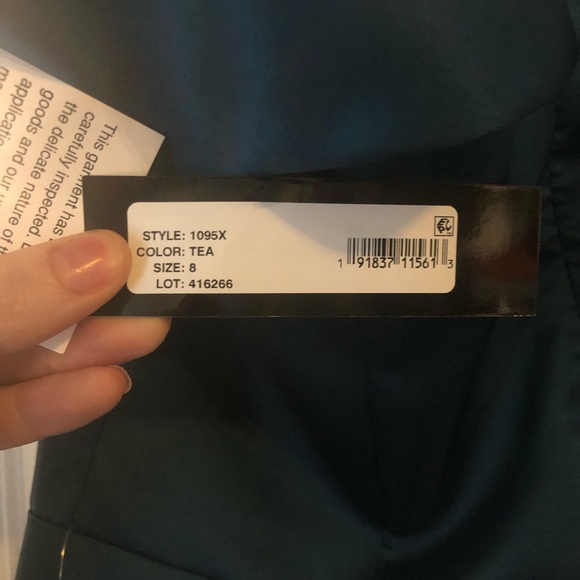 Size 8 Xscape Gown - Picture 5 of 8